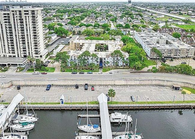 Image of 318 Lake Marina Ave Apt 218
