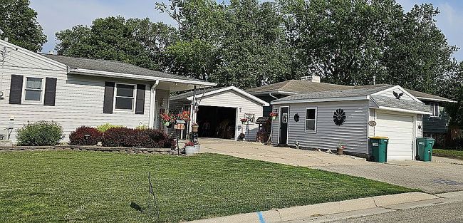 Photo of 715 4th St Nw, Nora Springs, IA