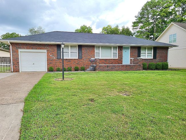 Photo of 1404 Elmwood Dr Se