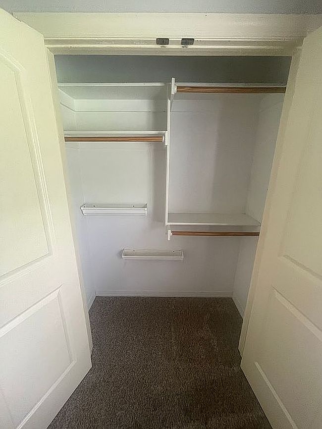 Image of 112 W 60th Pl S