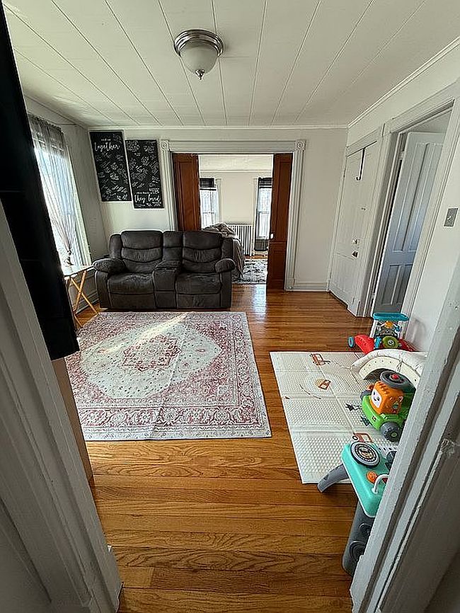 Photo of 36 Kinloch Ave, Troy, NY