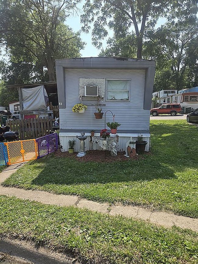 Photo of 301 S B St #301, Indianola, IA