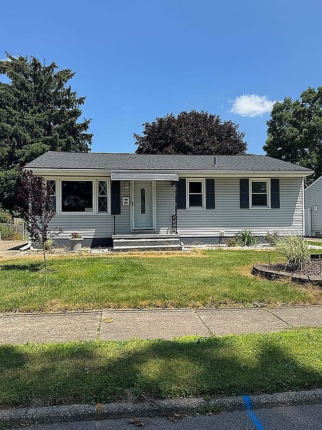 Photo of 93 Thorlone Ave, Akron, OH