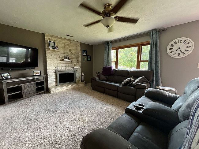 Photo of 206 Meadow Ln, Norfolk, NE