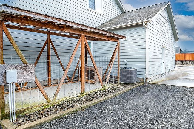 Image of 2123 Nw Lariat Dr