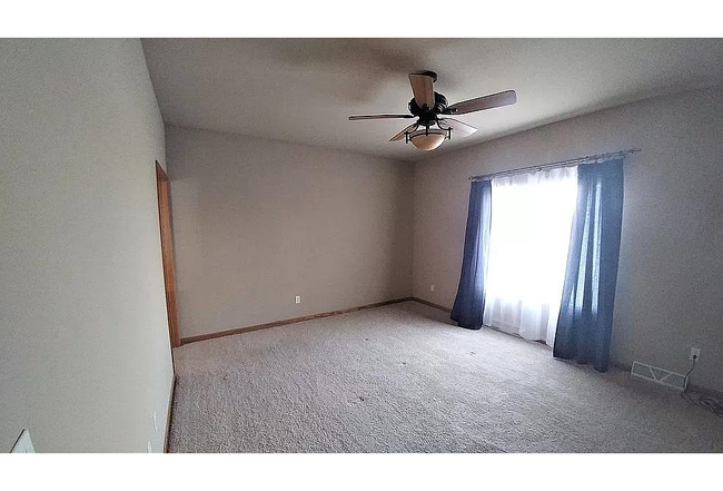Image of 1387 Mamerow Ln W