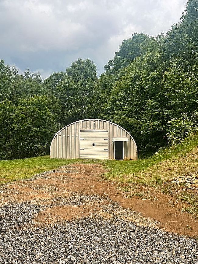 Photo of 317 Dillard Dr, Jefferson, NC