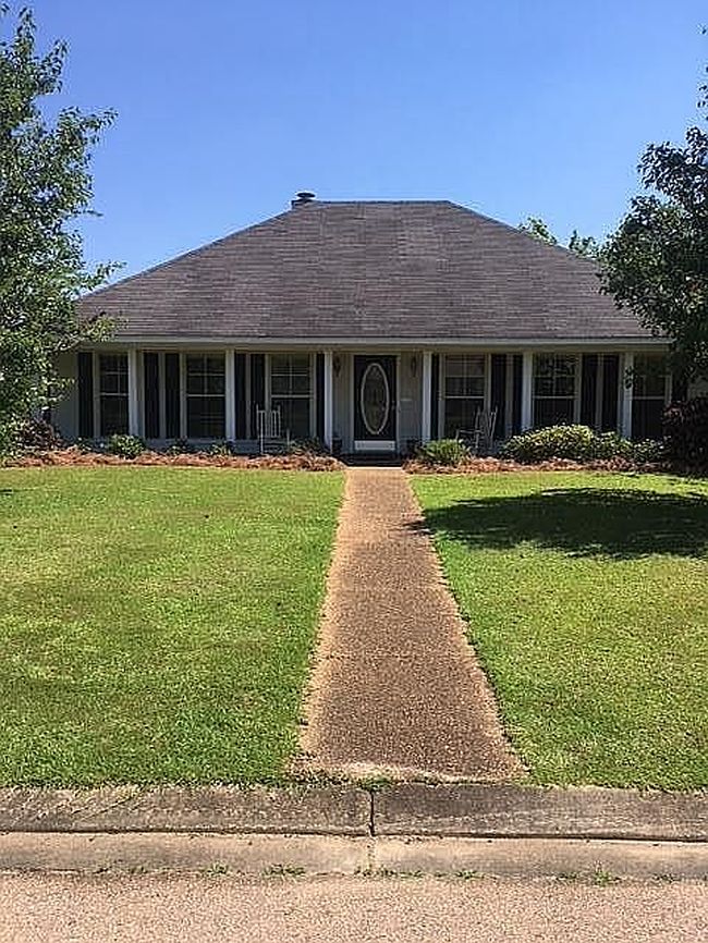 Photo of 2046 S Cobblestone Cv, Brandon, MS