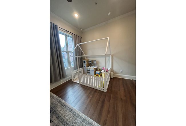Preview of property located at 1500 Pecos St Unit #1