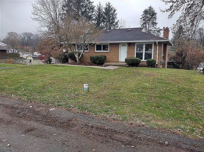 Photo of 388 Butterfield Dr, Irwin, PA