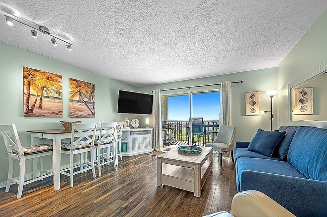 Additional photo 2 of property located at 645 Plantation Rd #6306