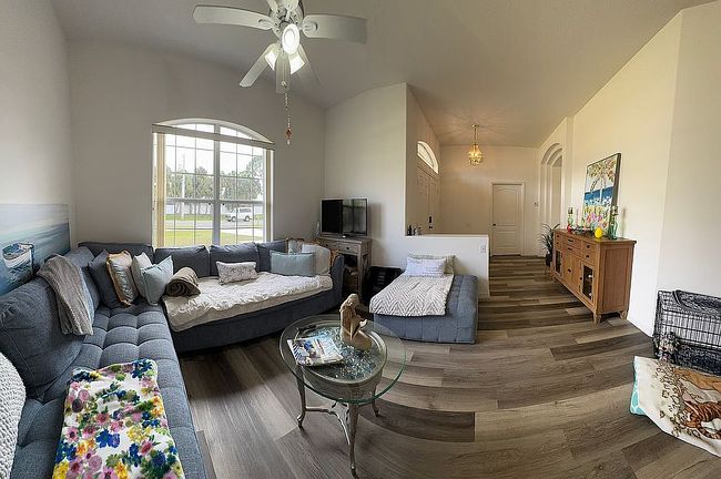 Image of 215 Americana Blvd Nw