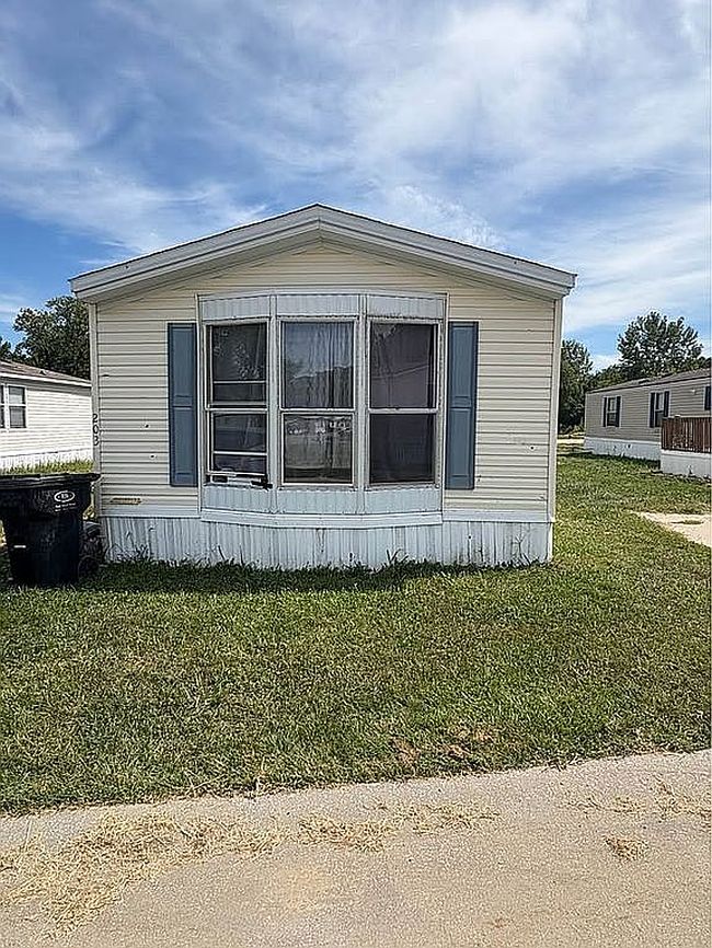 Photo of 203 S Bobby Ave