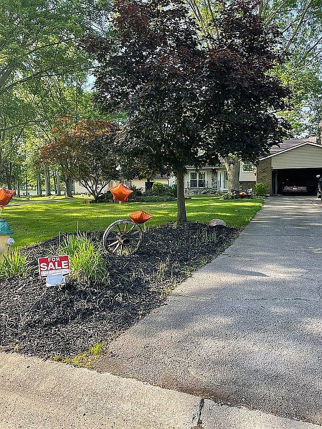 Photo of 2169 Hawthorne Dr, Defiance, OH