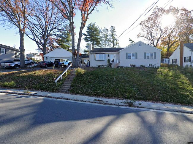 2207 Hammonds Ferry Rd, Baltimore, MD