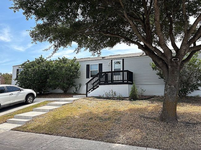 Photo of 407 Buggy Whip Dr