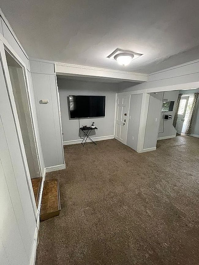 Image of 216-218 Robbins Ave