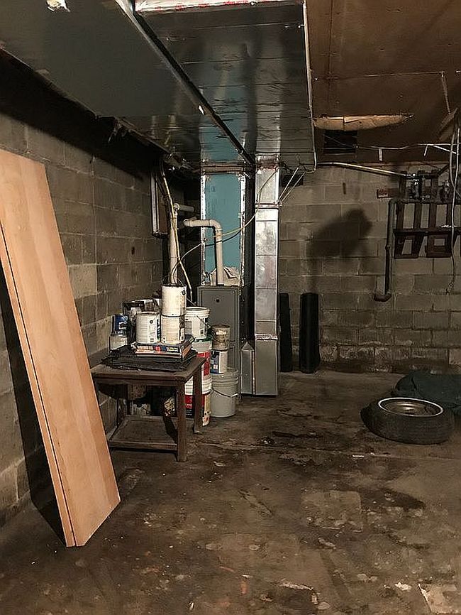 Additional photo 3 of property located at 1026 1/2 W 3rd St