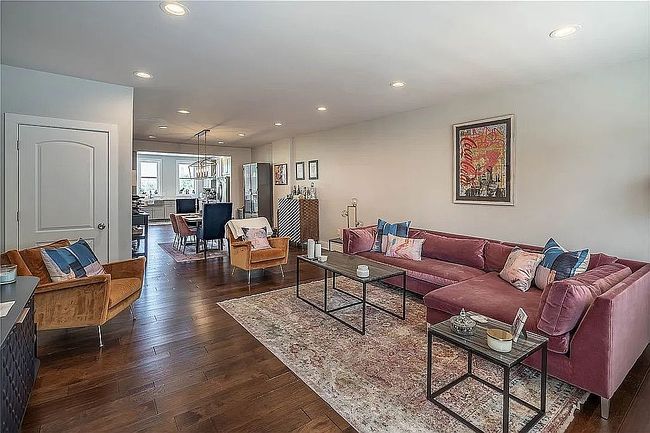 Image of 2611 Stella St