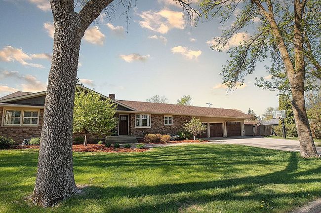 Preview of property located at 701 E Oak Ave