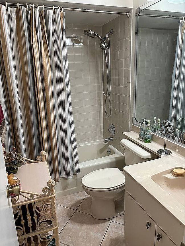 Photo of 4626 Oak Hill Ter, Sarasota, FL