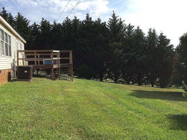 Photo of 360 Ararat Longhill Rd, Pilot Mtn, NC