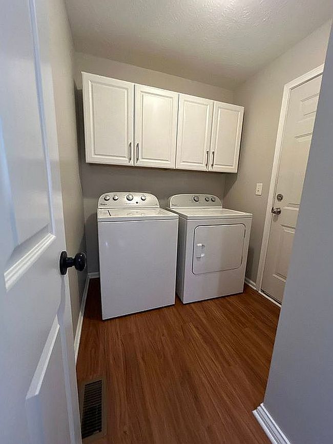 Photo of 8345 Flicker Ct, Indianapolis, IN