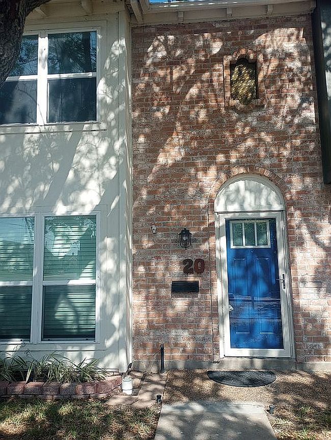 Image of 20 Townhouse Ln