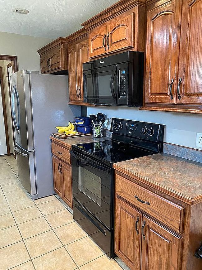Photo of 406 W Cherokee Path, Clever, MO