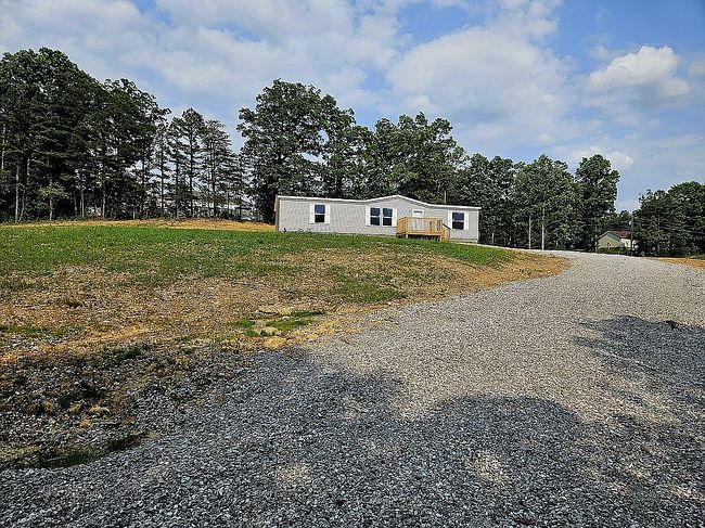 Additional photo 2 of property located at 285 Linda Ln