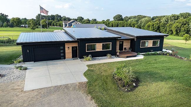 Photo of 11722 W Parmalee Rd, Middleville, MI