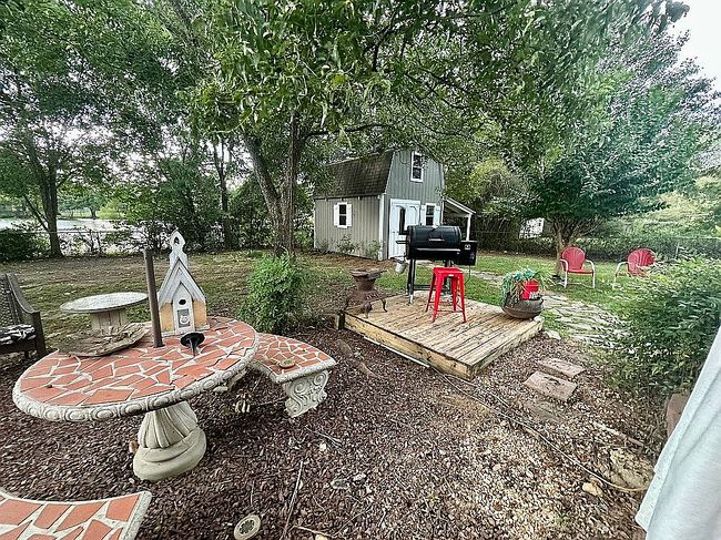 Photo of 185 N Hampton Dr, Fayetteville, GA