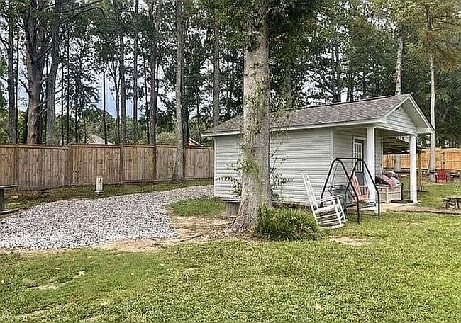 Image of 104 Meadow St