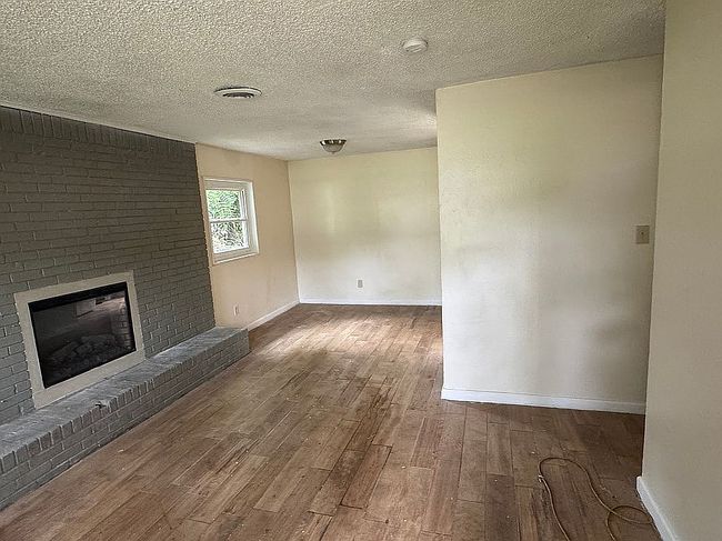 Additional photo 2 of property located at 2206 Evans Ave Nw