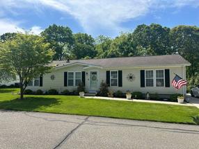 Preview of property located at 1407 Middle Rd Unit 89