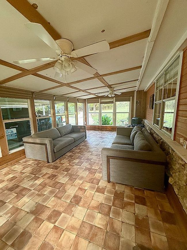 250 Highland Park Way, China Spring, TX