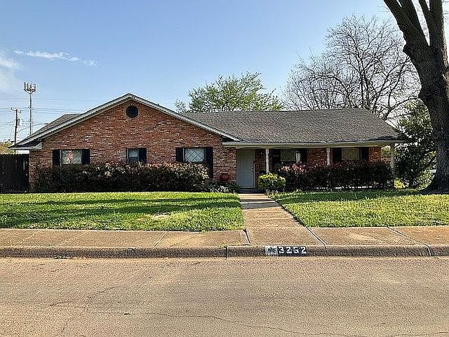 Preview of property located at 3262 Camelot Dr