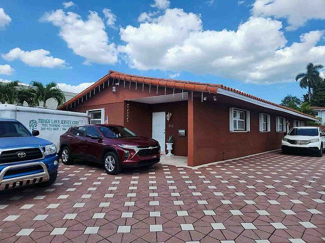 Image of 1195 Nw 30th Pl