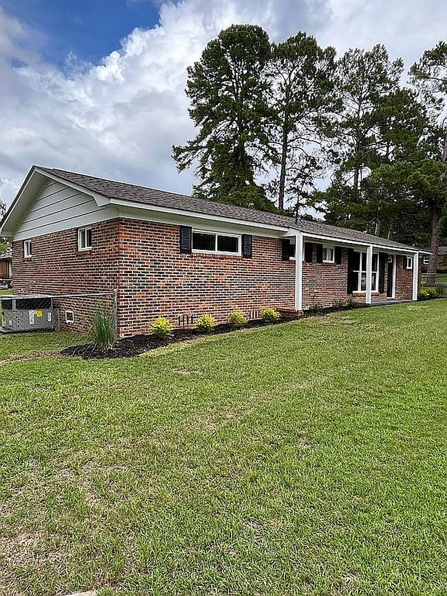 Photo of 705 20th St E, Tifton, GA