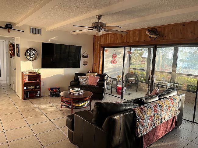 Image of 109 La Casa