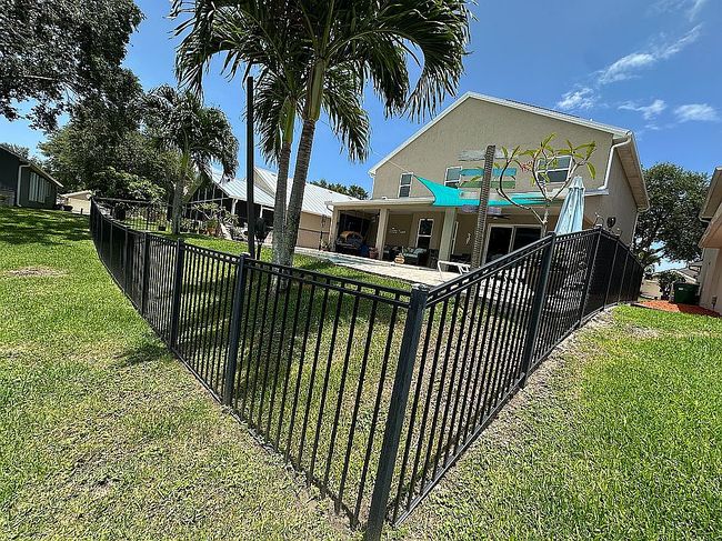 Photo of 1040 Olde Bailey Ln, West Melbourne, FL