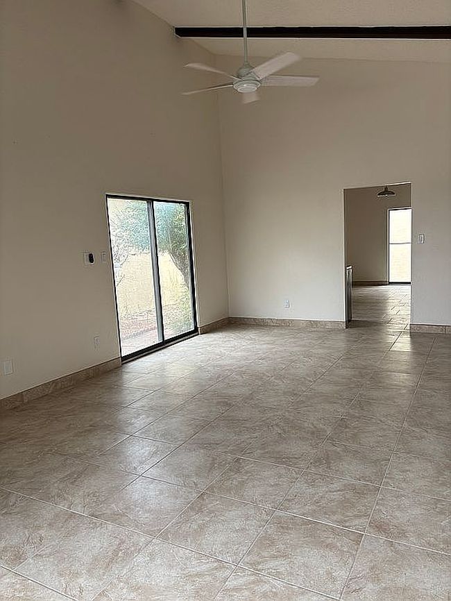 Additional photo 1 of property located at 991 Roadrunner Cir