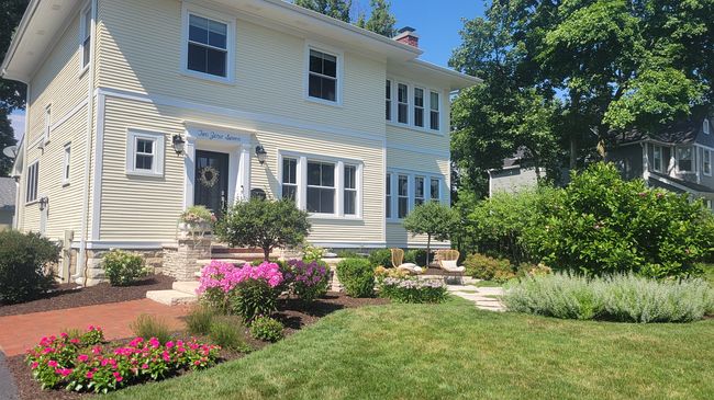 Photo of 207 W Madison Ave, Wheaton, IL