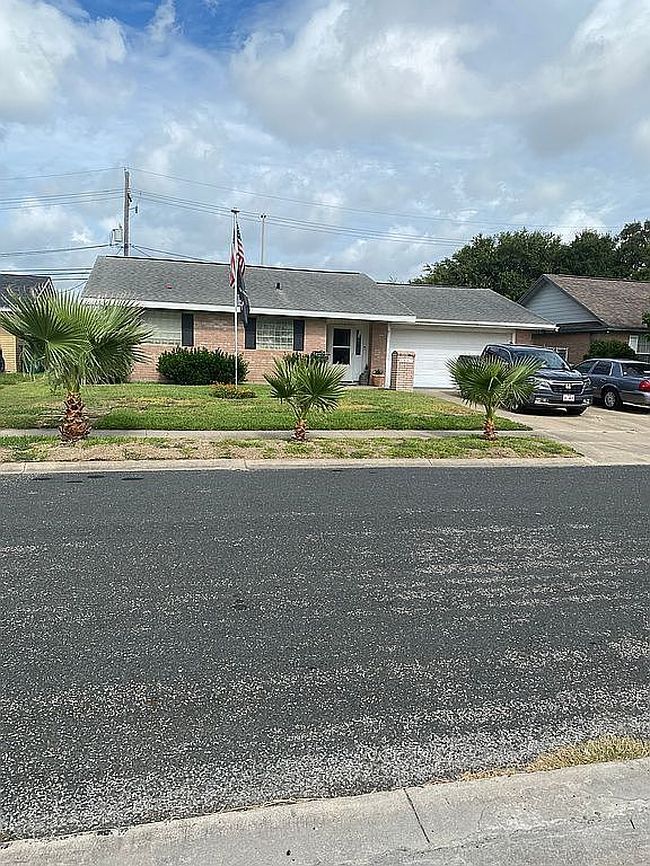 Photo of 1637 Sandalwood Dr, Corpus Christi, TX