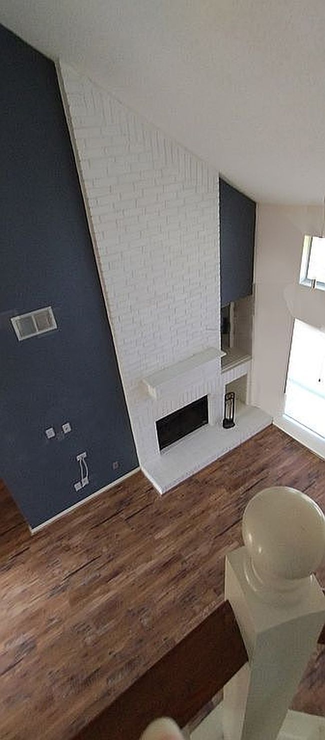 Additional photo 2 of property located at 2094 Amber Ct