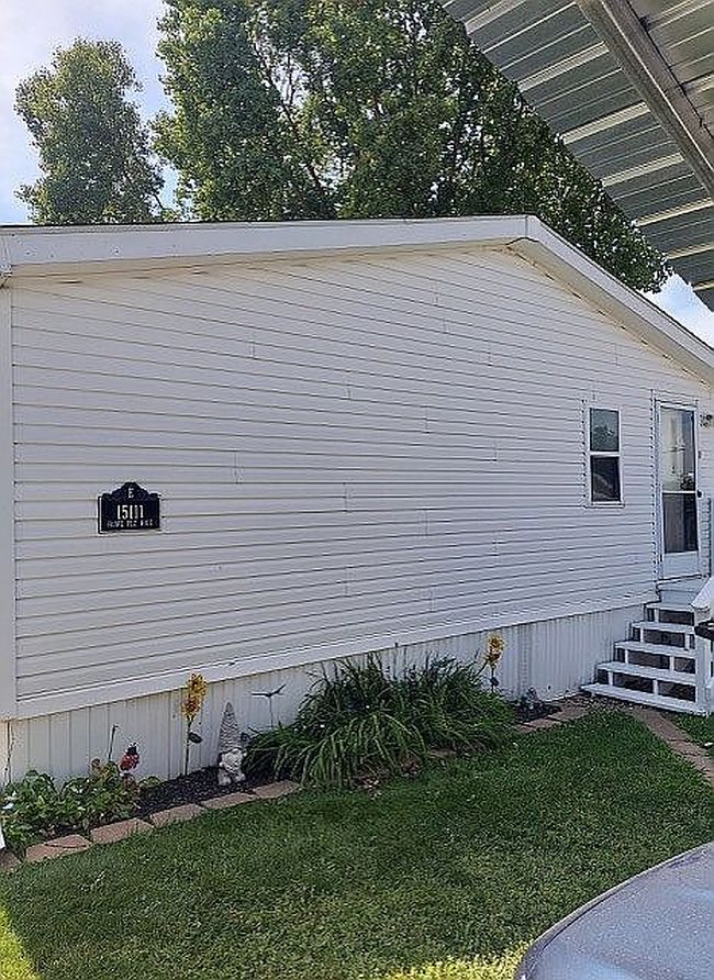 Additional photo 3 of property located at 15111 Howe Plz #107