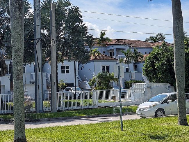 Photo of 2410 Ne 135th St #2410, North Miami, FL
