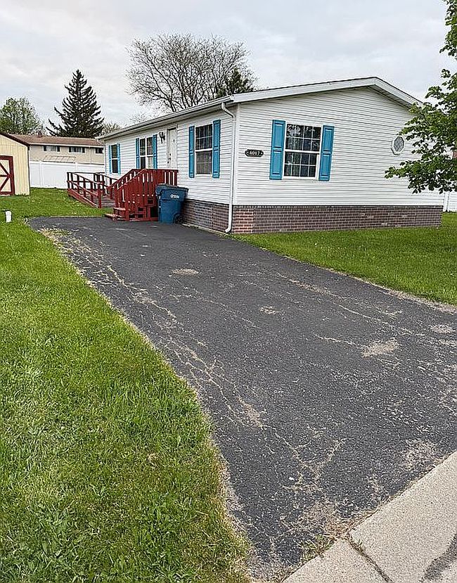 Photo of 4017 Seneca Pkwy, Niagara Falls, NY