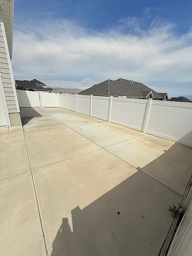 Photo of 1102 N Deer Run Loop, Elk Ridge, UT