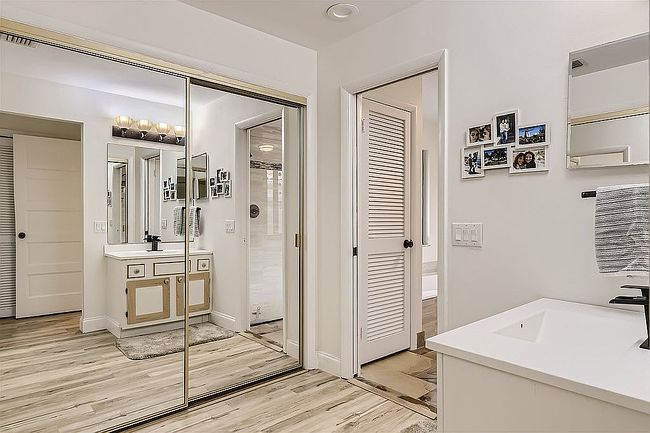 Preview of property located at 6785 Villas Dr E